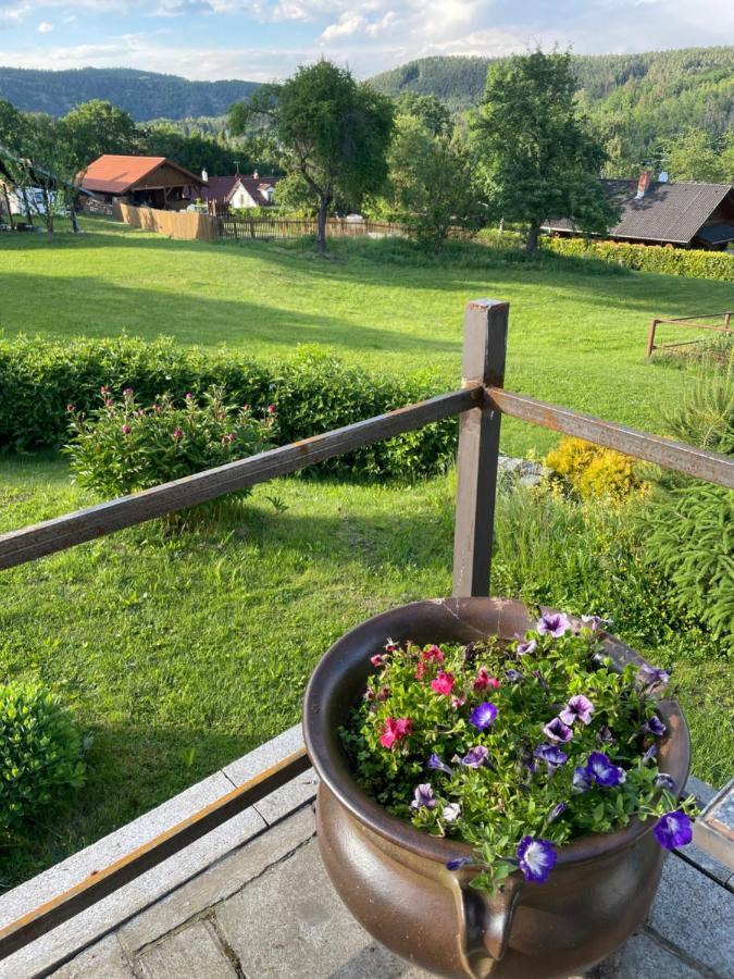 Runch Smilovice Villa Chotilsko Buitenkant foto